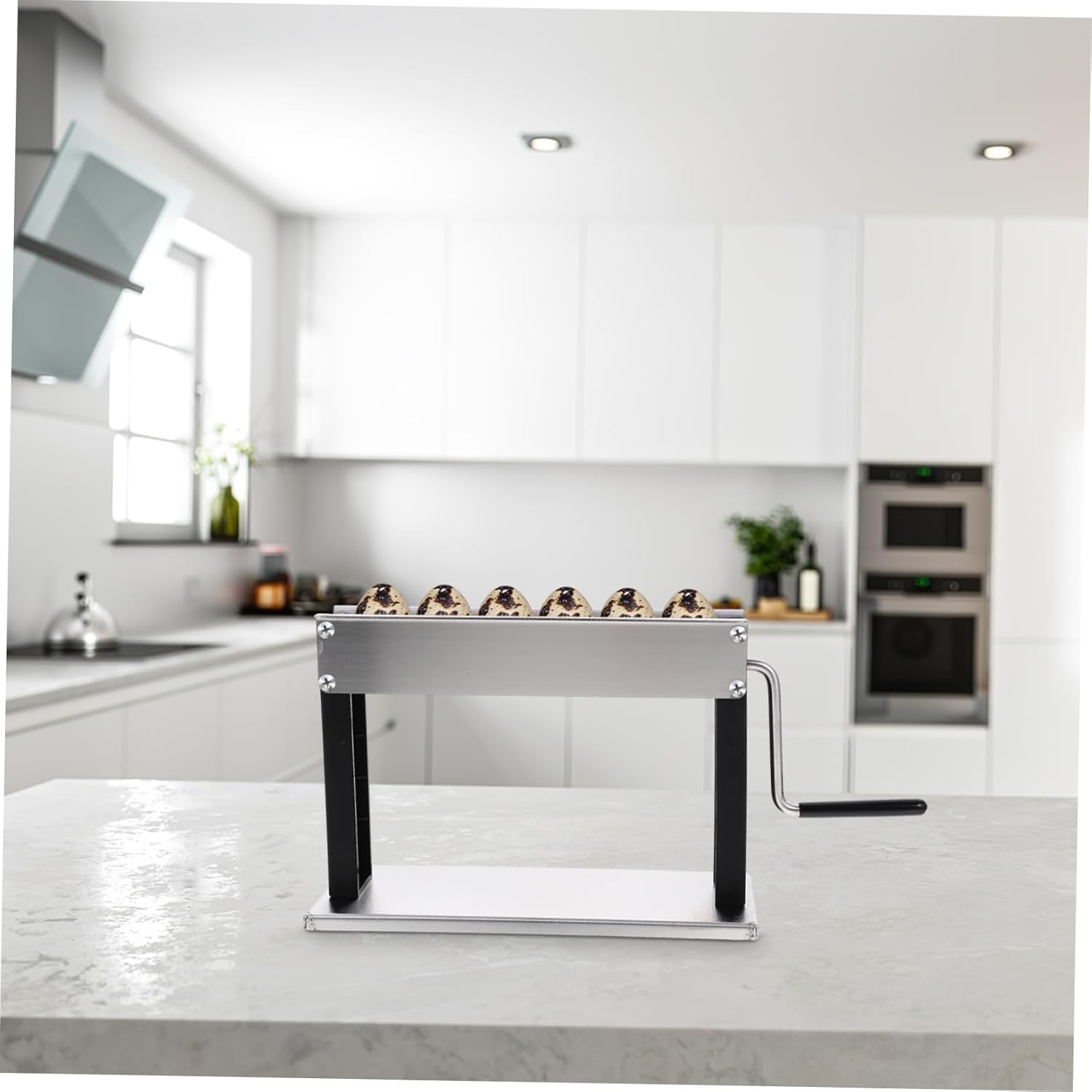 Portable Manual Quail Egg Peeler Machine Compact Handheld Eggshell Peeling Tool for Household Use Easy to Operate Shell Remover Random Color