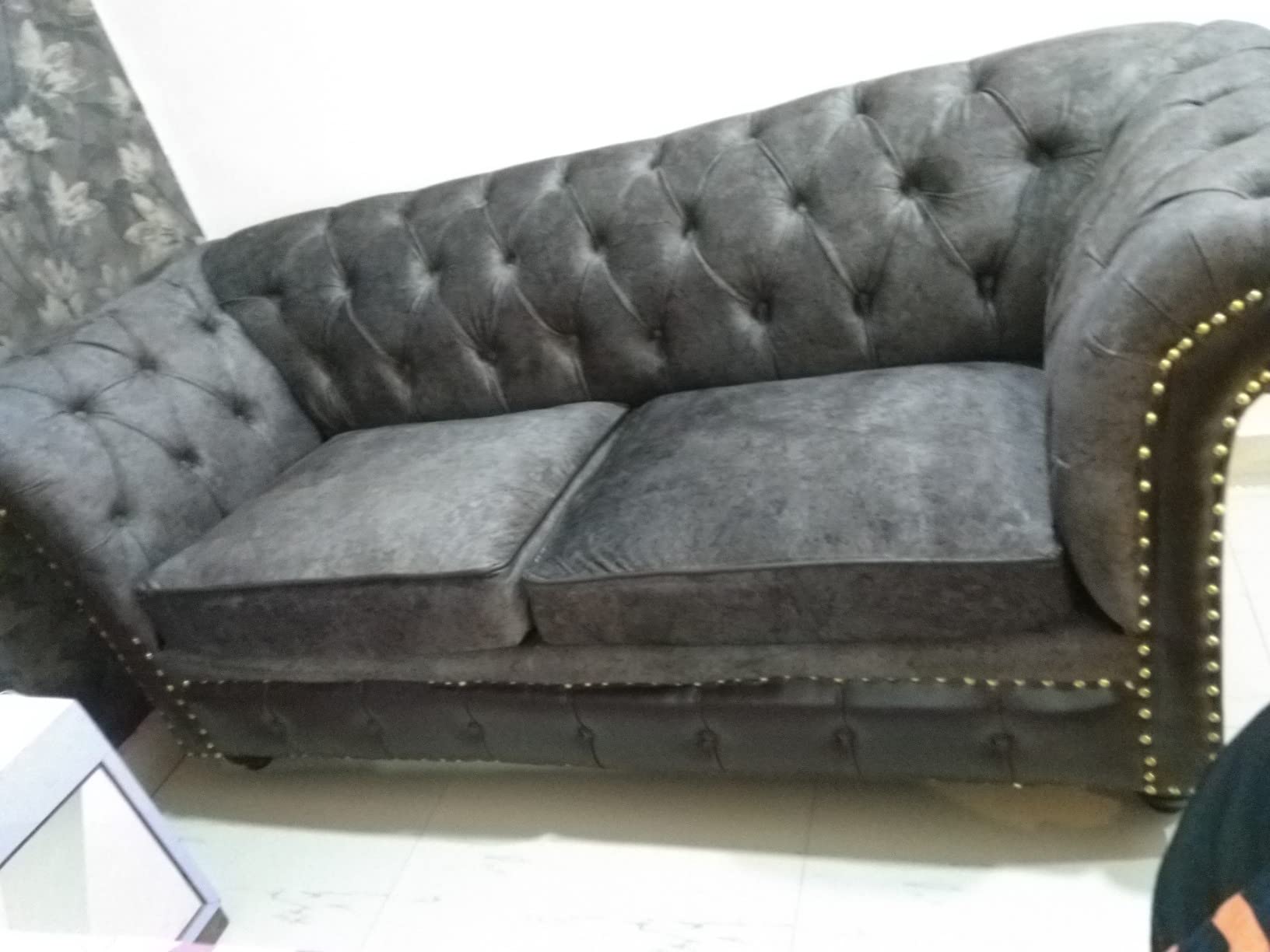 Antique Wood Hub Classic 3-Person Sofa, Chesterfield Style, Luxury Sofa ...