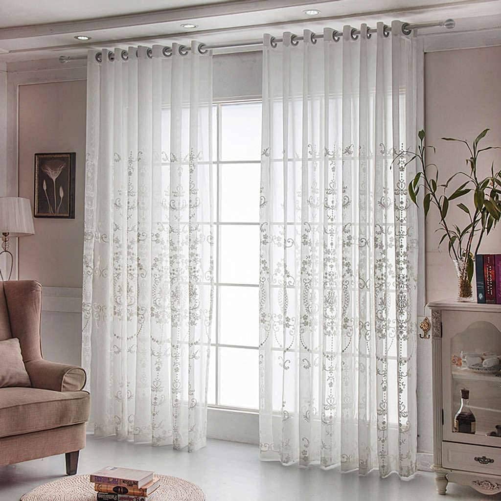 Rideau en voile blanc opaque contre le vis-à-vis de balcon et grand salon