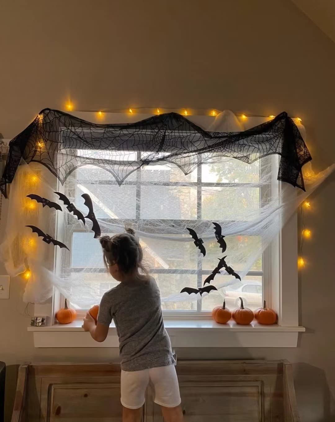 Heritage Lace Halloween: 16 Tapetes Negros De Encaje Con Arañas Y Estrellas Para Mesa - Decoración Terrorífica Y Elegante