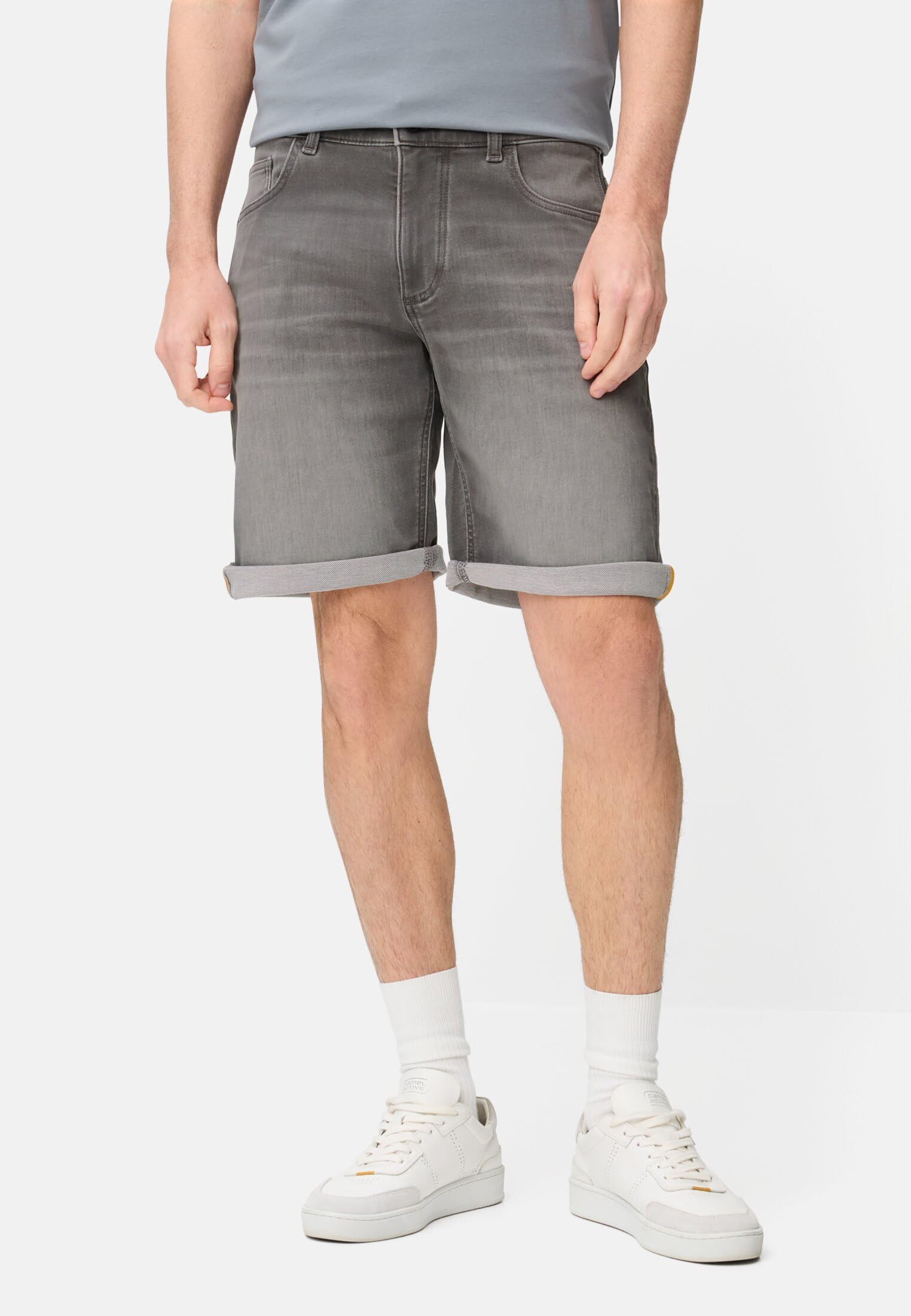 camel active Herren Jeans Shorts mit Reißverschluss