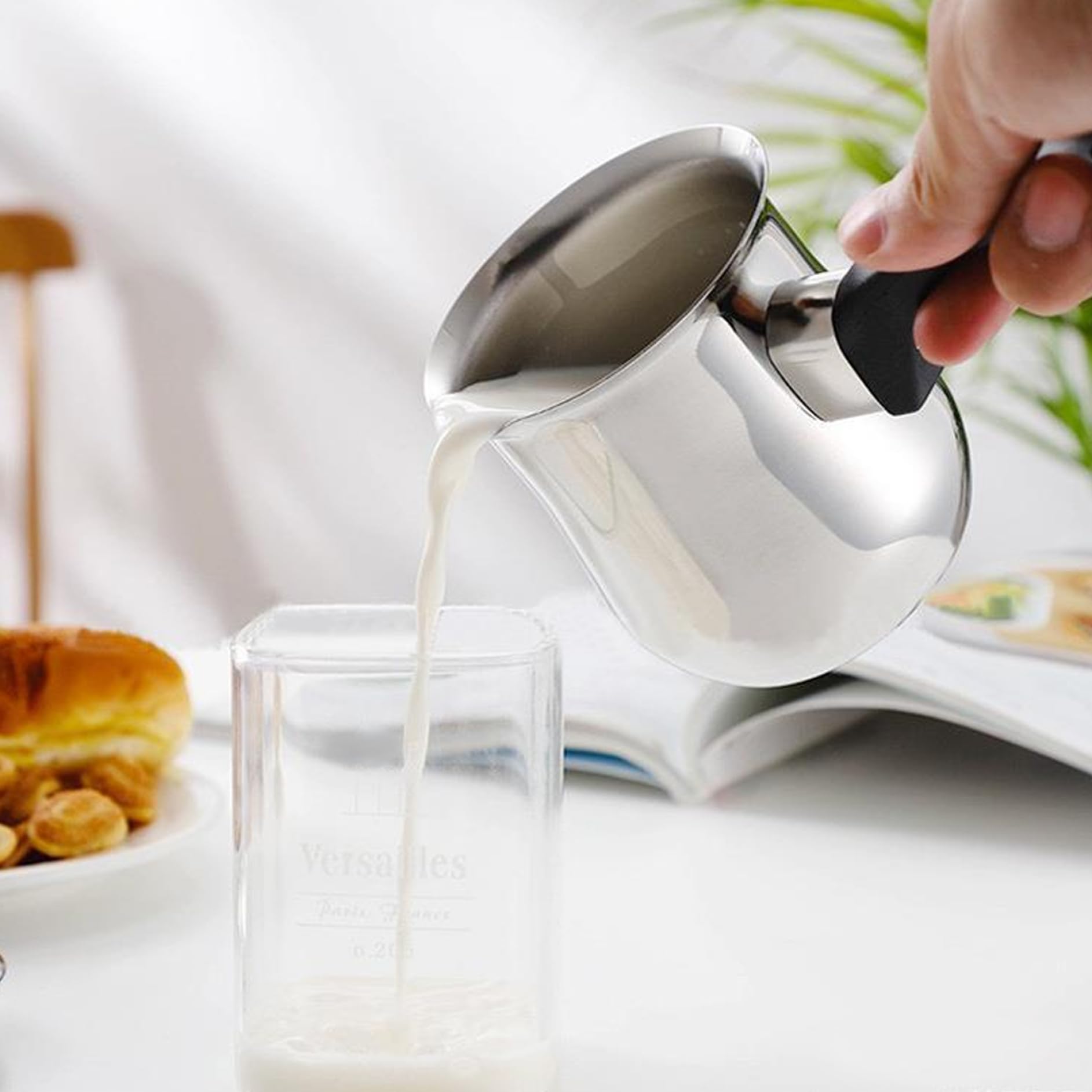 Milchkanne, 180 ml, türkische Kaffeekanne aus Edelstahl mit verbrühungssicherem Griff, einfach zu verwendender arabischer Kaffee mit Deckel für Milchschokoladen-Butterkäse