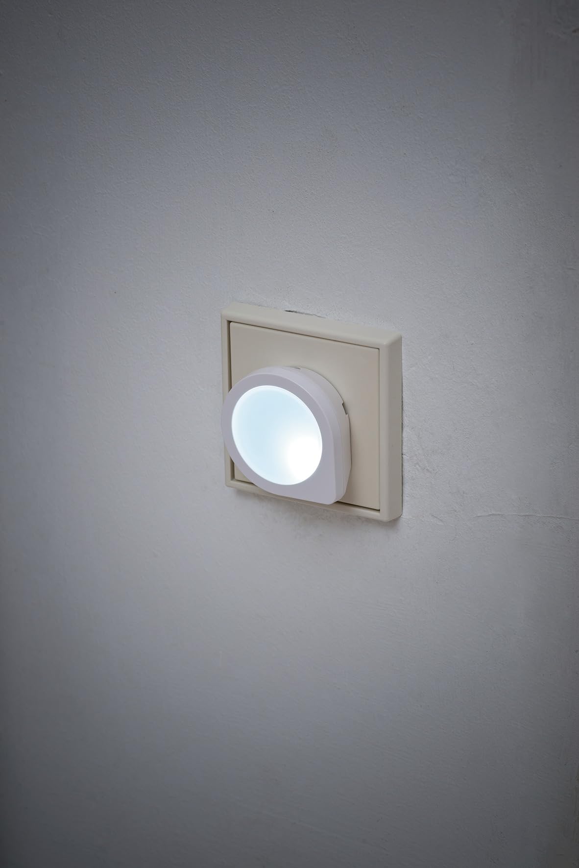 Brennenstuhl Lampka nocna LED z czujnikiem zmierzchu NL 01 QD/światło orientacyjne LED (delikatne i dyskretne światło, bardzo niskie zużycie energii)