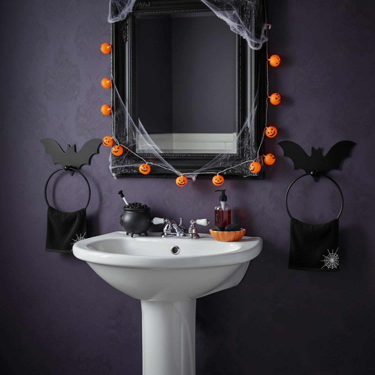 2pcs Gothic Bat Metal Towel Rings Halloween Bat Towel Holder Oil Rubbed Bath Towels Ring Black Art Hand Towels Rack for Bathroom Kitchen Hanger Home Decors Gifts