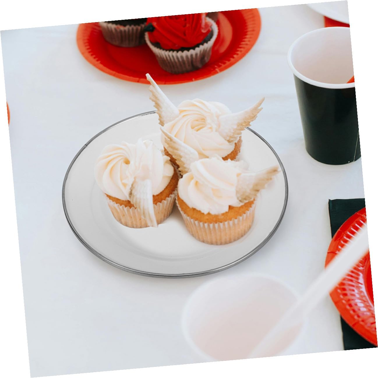 VANZACK 4pcs 22cm White Thickened Enamel Plates Set, Vintage Style Snack and Appetizer Serving Dishes, Sturdy Kitchen Dinnerware for Home and Party Use