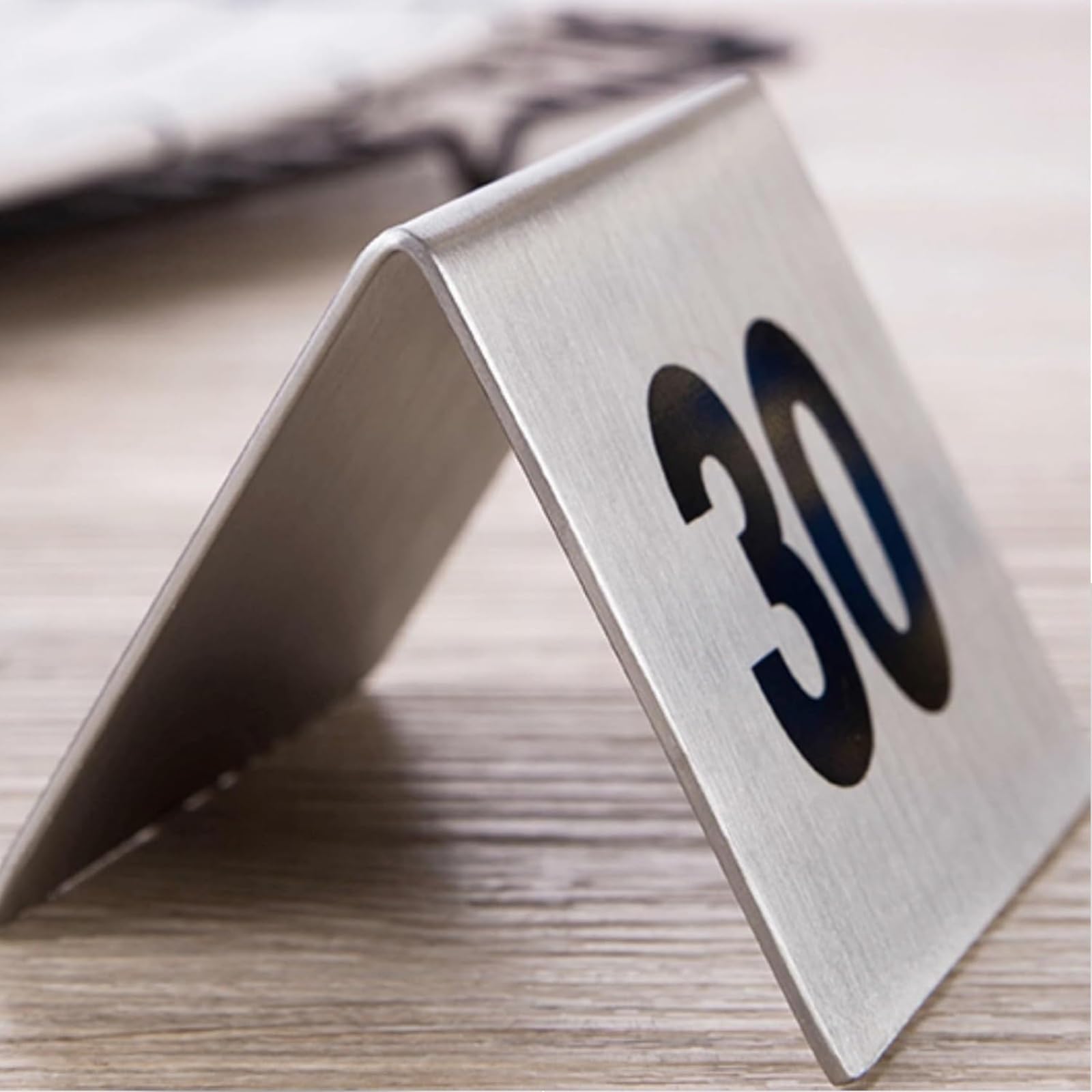 Table Numbers Doppelseitige Edelstahl Tischnummernschilder, Restaurant Tischnummernkarten Zelt Tischnummernständer, Sitzkarte Für Party Bankette Hochzeitsempfang Veranstaltungen(1 to 50)