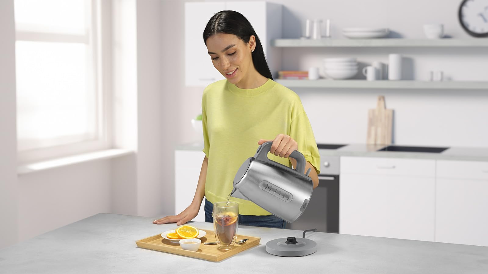 Braun PurShine WK1500GY, bollitore elettrico, base girevole a 360°, indicatore del livello dell'acqua, avvolgicavo, funzione spegnimento automatico, capacità 1,7 l, 2200 W, grigio