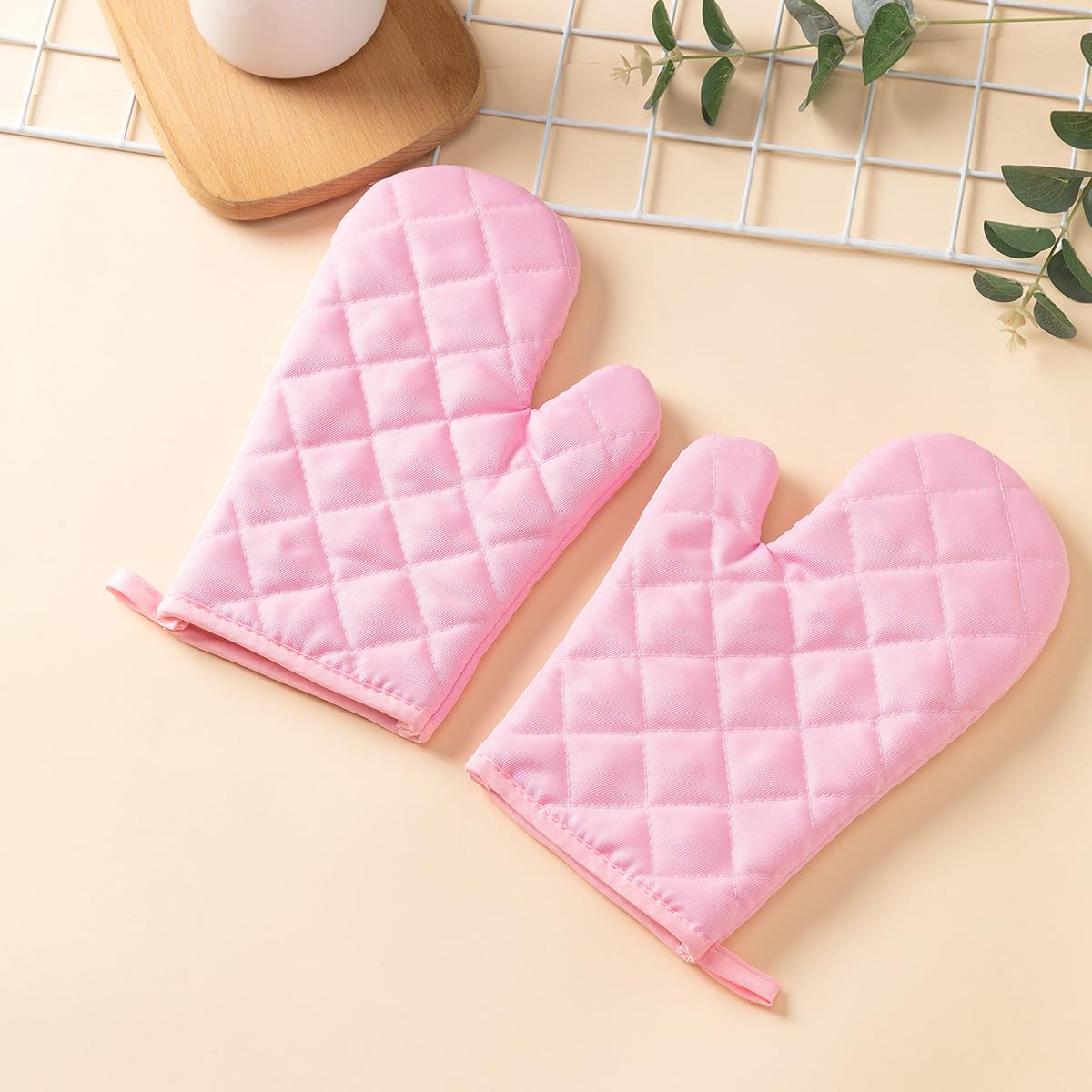 Set di 4 guanti da forno e presine rosa resistenti al calore (2 guanti + 2 imbottiture), in poliestere trapuntato a doppio strato, accessori da cucina per cottura e cottura
