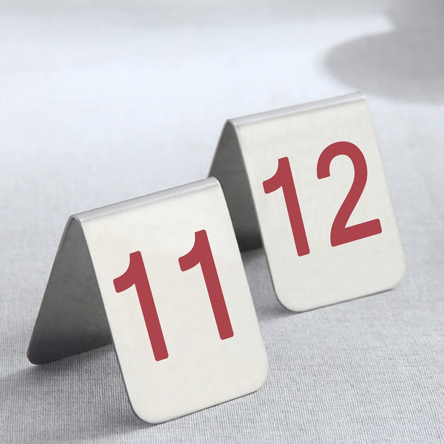 1-10/1-20 Stainless Steel Restaurant Table Numbers, Metal Number Tags Tent Style, Stackable Table Cards For Banquets, Hotel, Double-Side Red/blue Numbers ( Color : Red , Size : 7.5x6x6.5cm(1-10) )