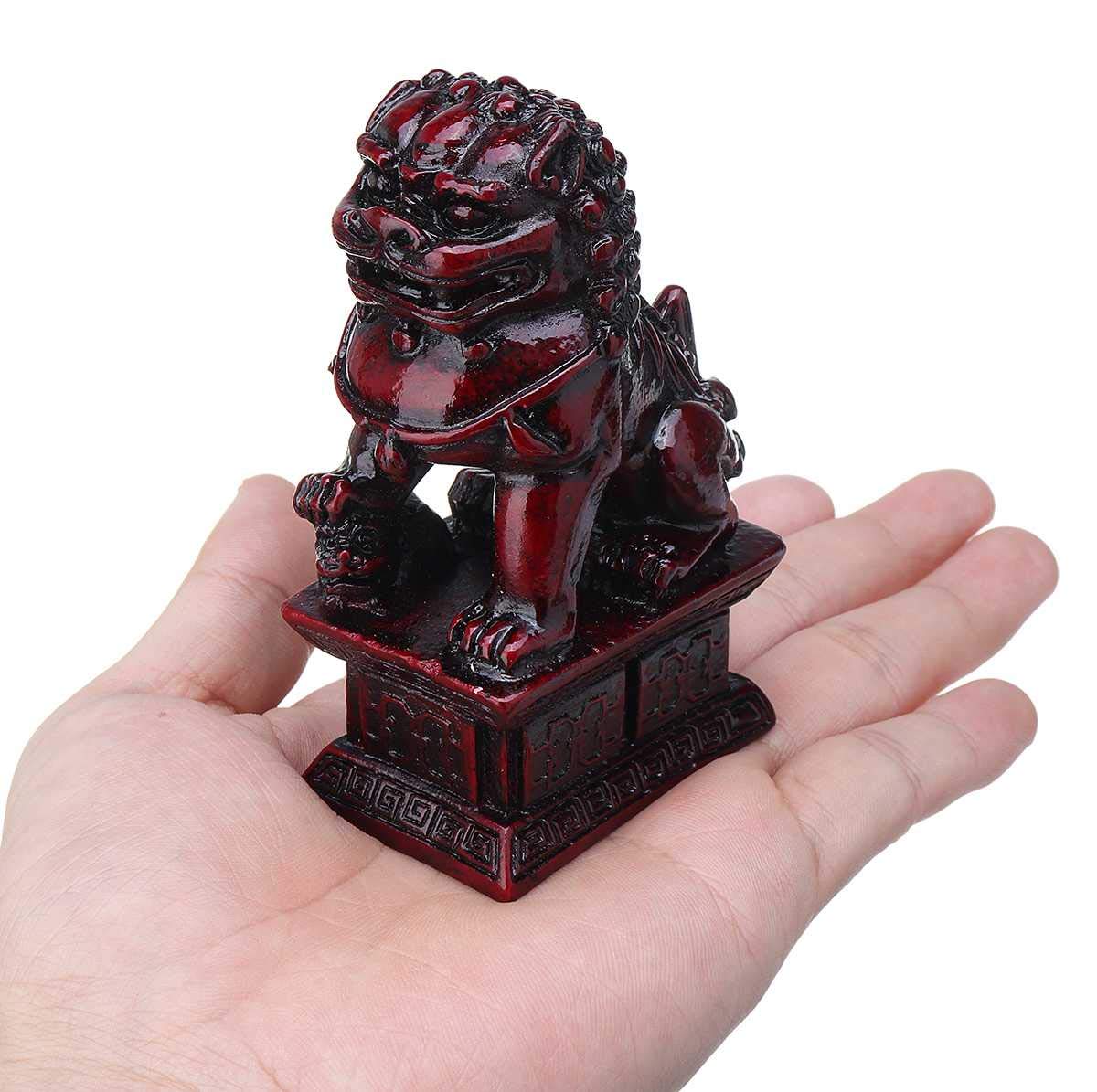 LILOVE Czerwona chińska rzeźba lwy Fengshui żywica Fu Foo pies strażnik drzwi lwy statuetka bestia statuetka do dekoracji rzeźby domu (2 sztuki)