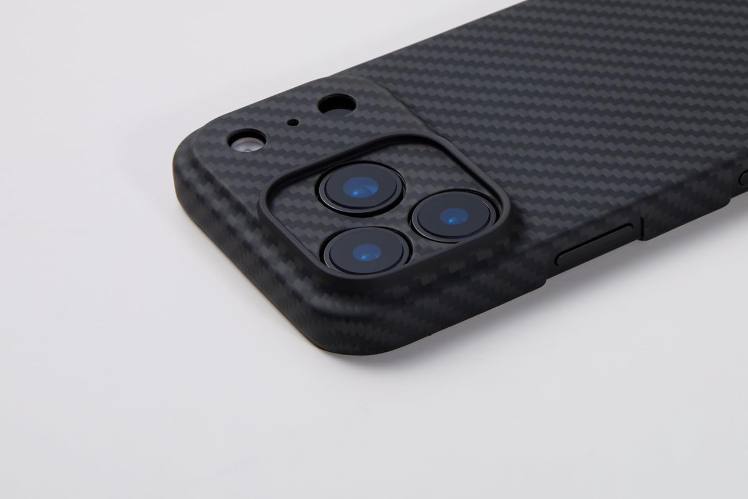 Duro Special Edition Case for iPhone 17 Pro, Premium Kevlar Aramid Fiber with Integrated Camera Lens Protector, MIL-STD-810H Drop Tested, 0.65mm Ultra Slim MagSafe Cover, Matte Black