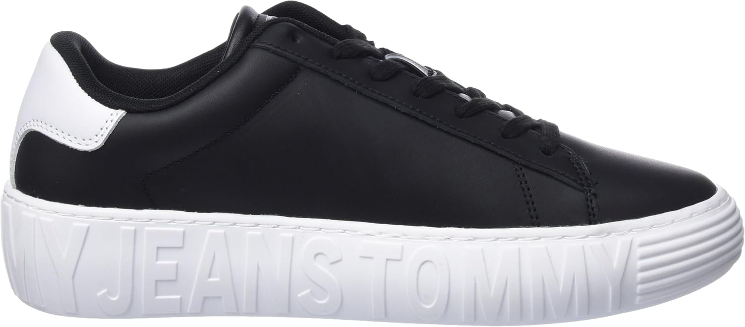 Tommy Hilfiger Sleek Black Sneakers with Contrasting Details EU44/US11