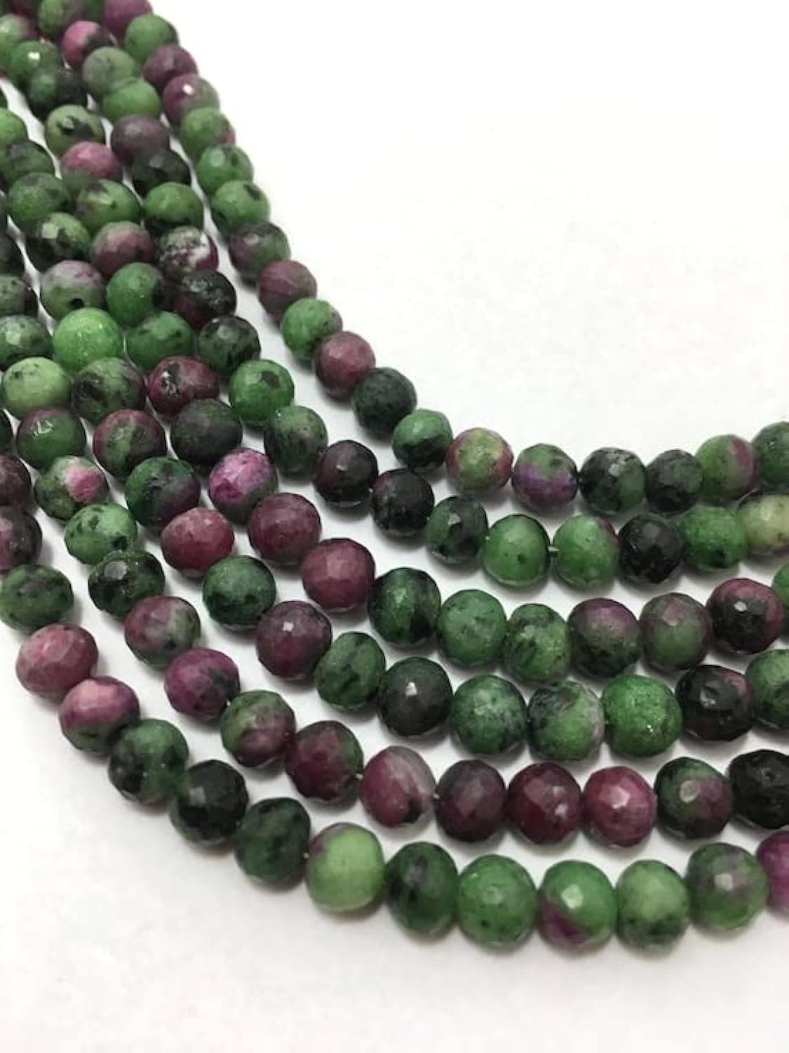Perles en rubis zoïsite vert naturel pour créer des bijoux bohèmes et accessoires d'été