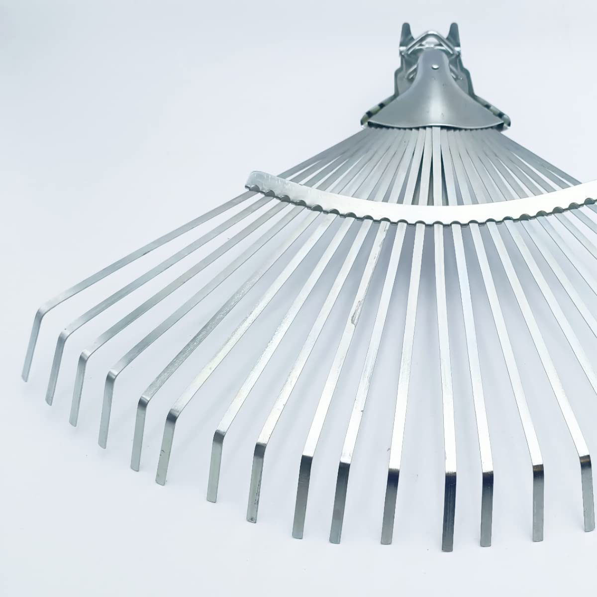 Râteau De Jardin En Plastique PP - 22 Dents Flexibles - Largeur 40 Cm - Pour Feuilles Et Terre