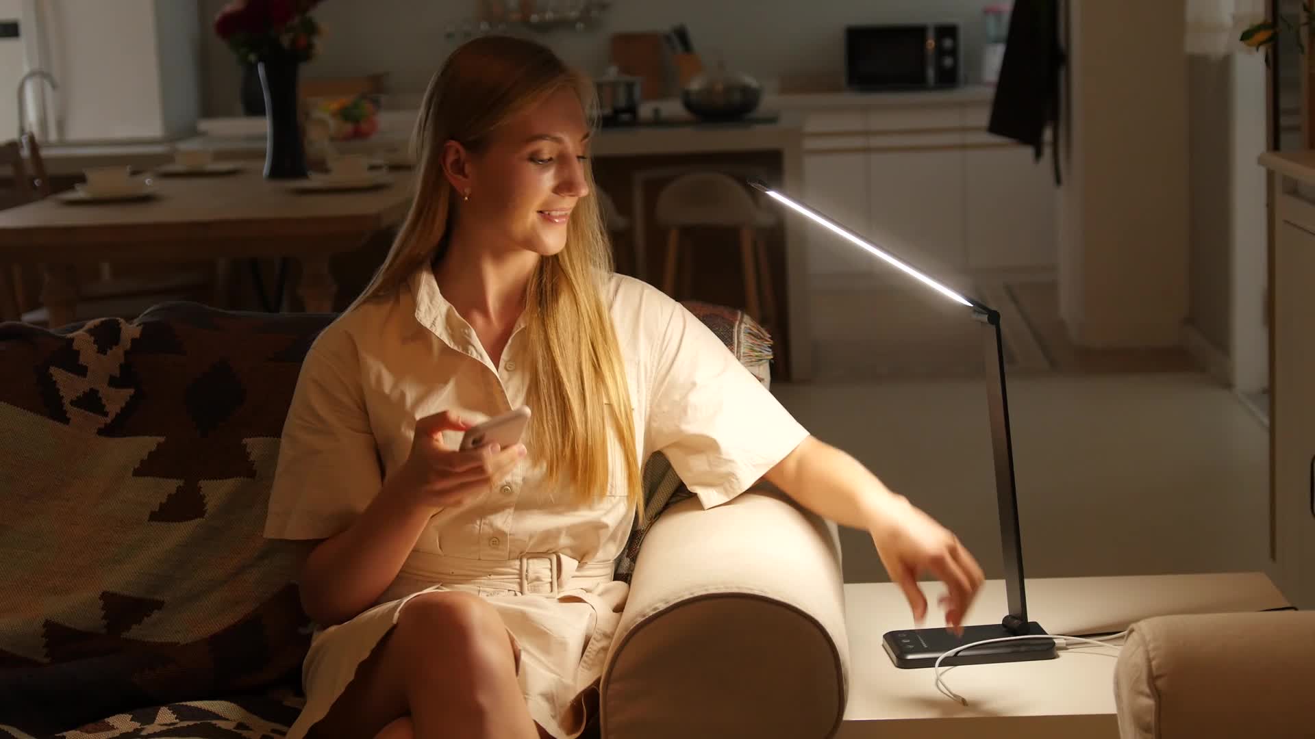 Amazon.co.jp: デスクライト LED 目に優しい 電気スタンド