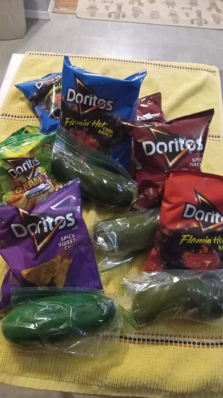 <font style="vertical-align: inherit"><font style="vertical-align: inherit">        Doritos 纳乔奶酪风味玉米片，1 盎司（40 片装）       </font></font> photo review