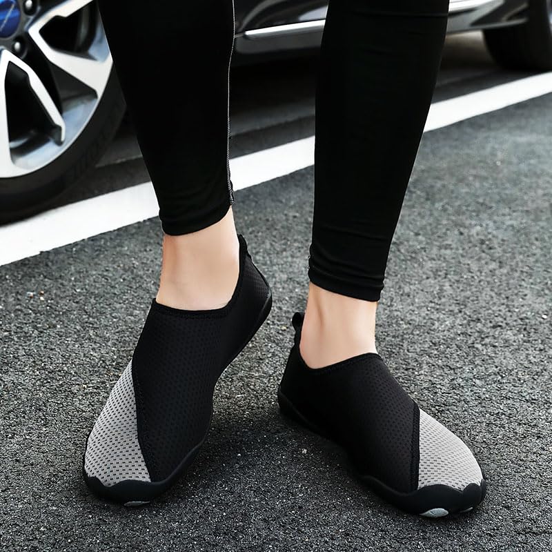 Quick-Dry Water Shoes Aqua Socks Barefoot Beach Shoes2
