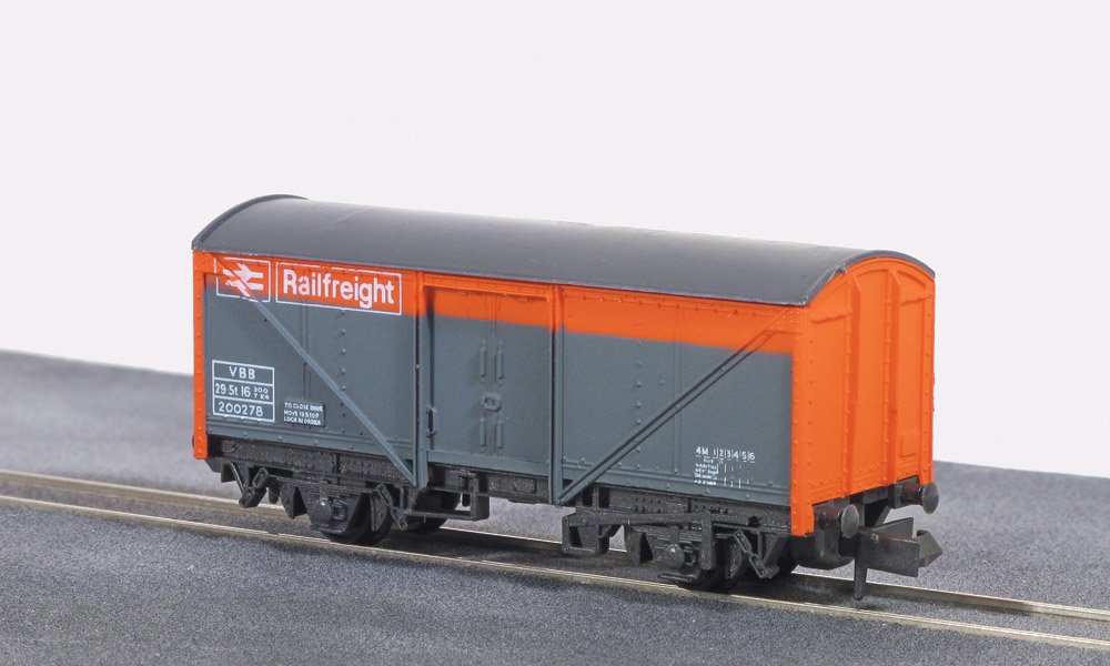 Peco NR-12R Railfreight Van BR