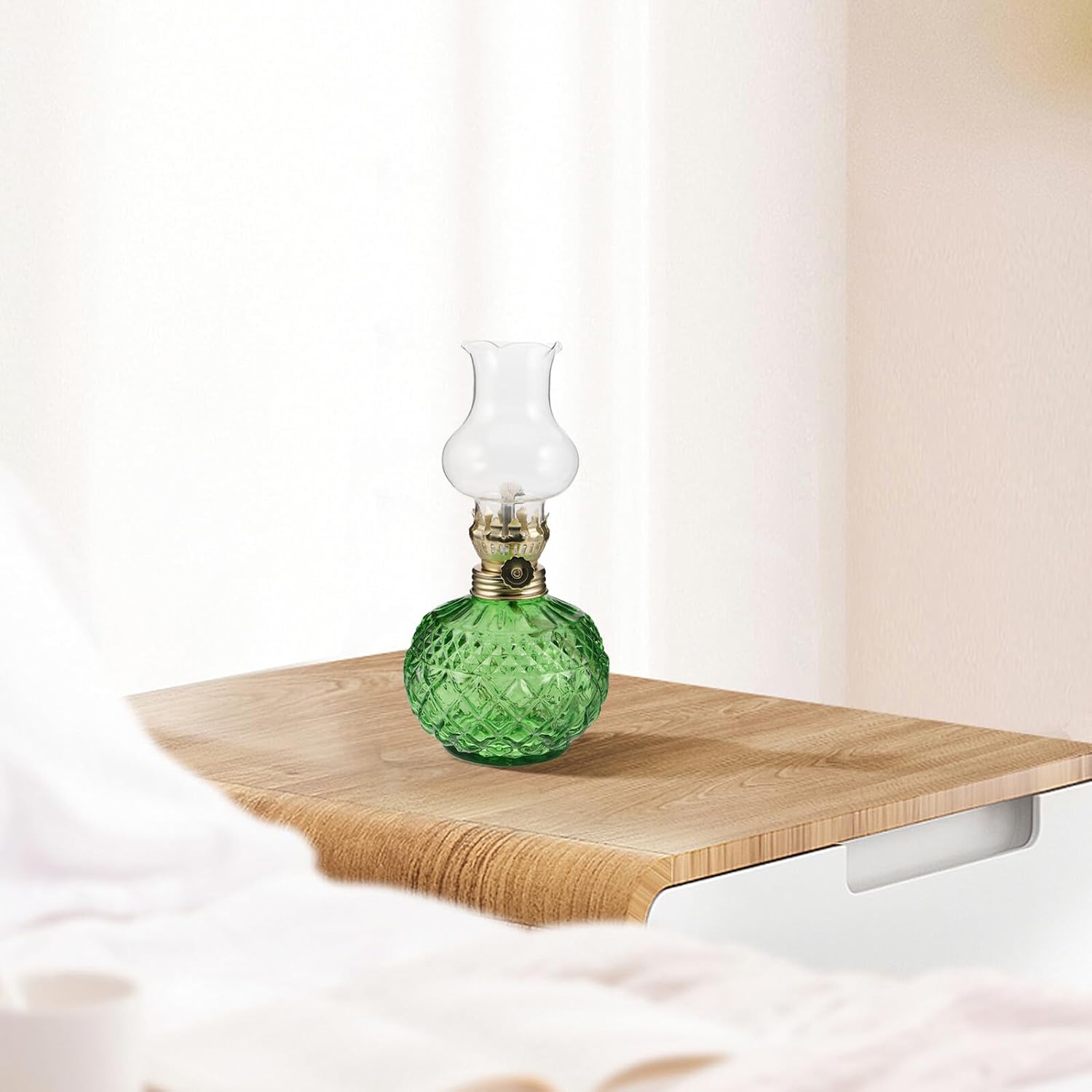ARTIBETTER Vintage Adjustable Wick Oil Lamp for Bedroom and Home Decor Retro Glass Kerosene Lantern for Emergency Lighting Power Outage Night Light Classic Hurricane Lamp