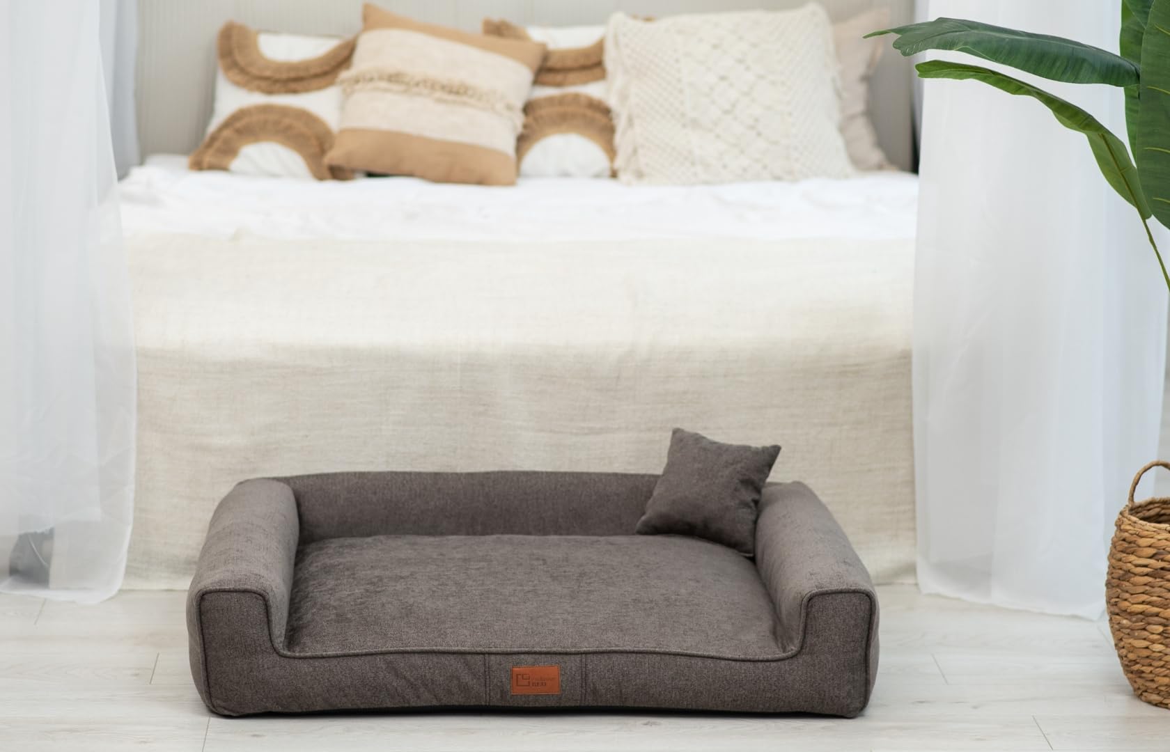 exclusiveBED legowisko ortopedyczne dla dużego psa Sofi | Elegancka kanapa dla psa z antypoślizgowym spodem | Ściągany pokrowiec | Materac z memory foam | Zmywalna tkanina (XXL,Brąz)