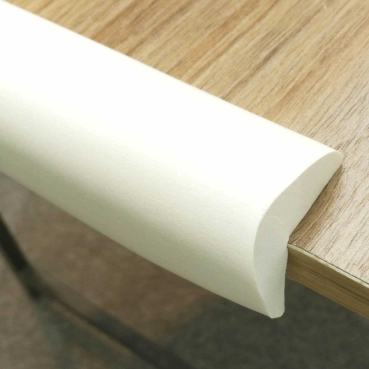 20M Protezione Bordi L-Forma Protezioni Antispigolo in Schiuma Sicurezza dei Vostri Bambini, Striscia Paraspigolo Spigolo, Extra Spesso Bordi Protezione, 4x5m, Off-Bianco KXD7000 Off-White