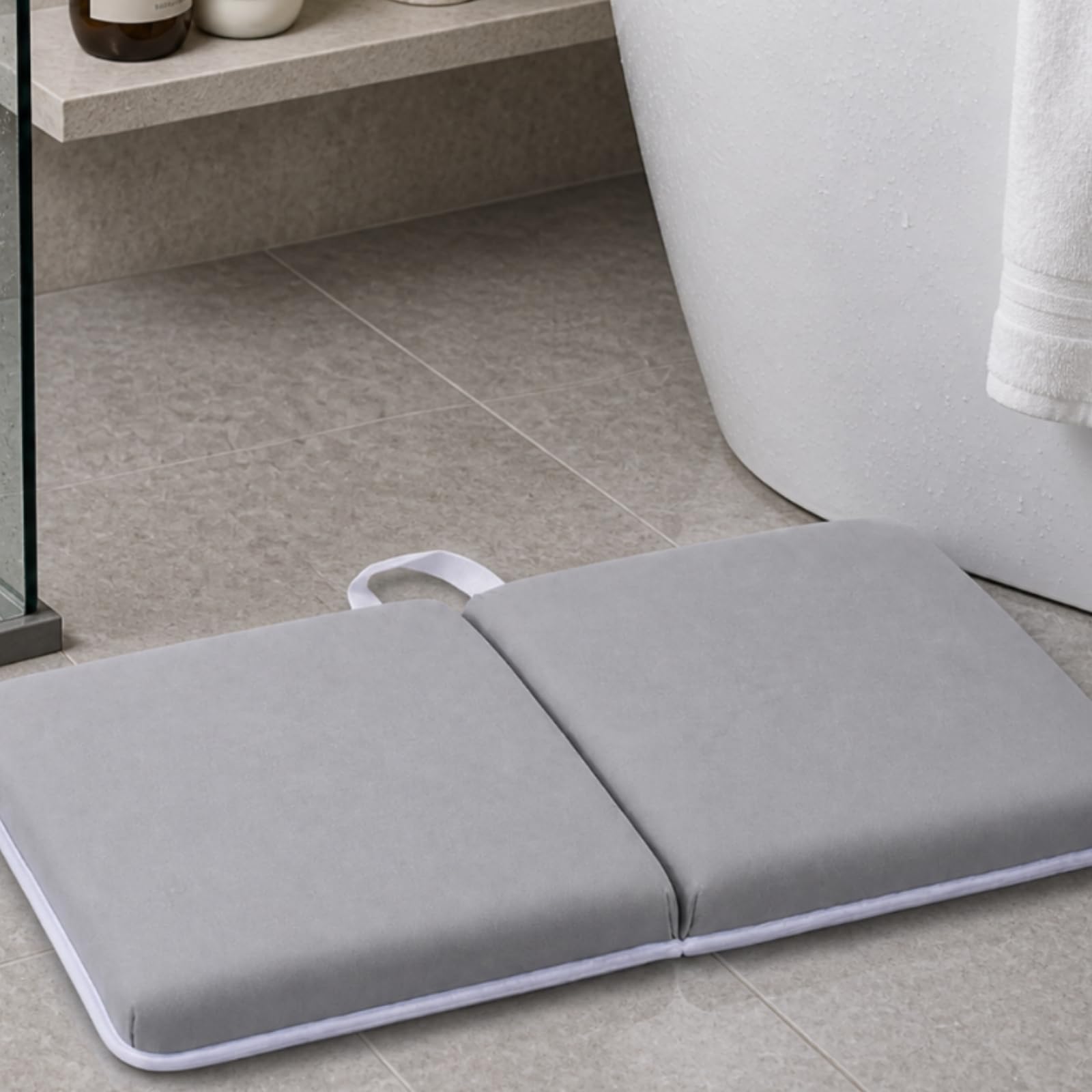 Inginocchiatoio da Bagno Antiscivolo, Grigio Chiaro – Modello Con Tasca Standard E 4 Ventose