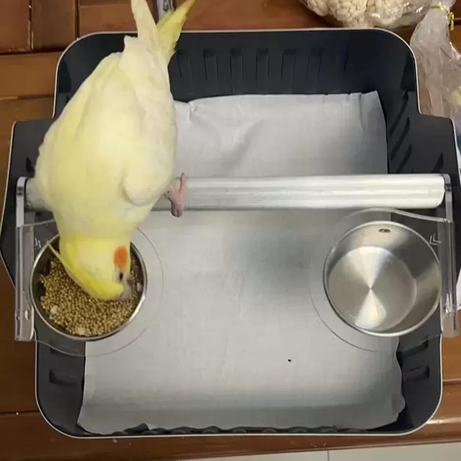 3-in-1 Bird Toilet Stand with Detachable 2 Feeding Bowls 5 Paper, Aluminum Alloy Parrots Potty Training Stand Plastic Bird Toilet Perch Targeted Defecation for Small Medium Birds Home Courtyard Office