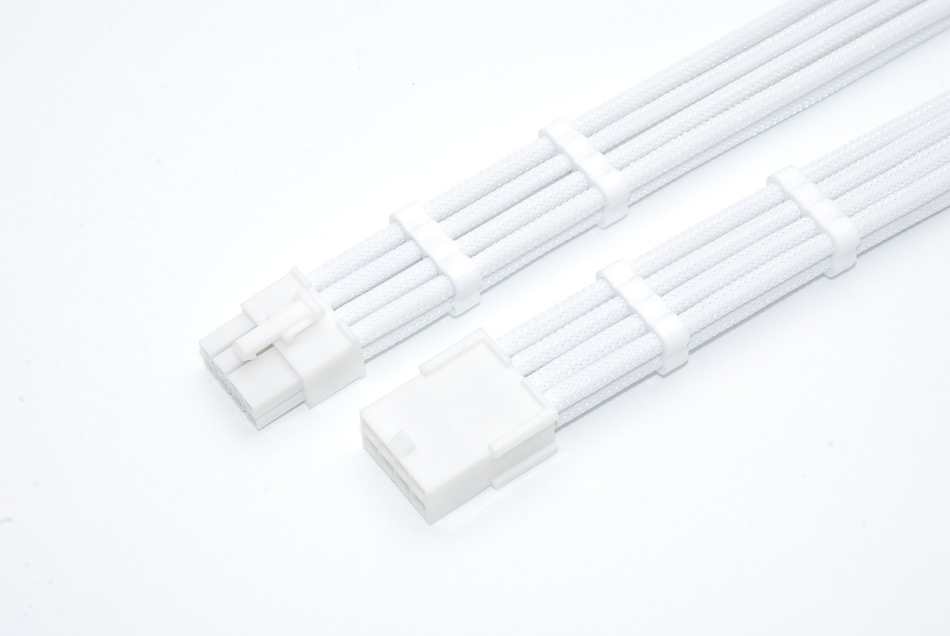 8 Pin PCIE GPU Sleeved Extension Cable 30cm + 2 Cable Combs - Shakmods (Full White) — view 3