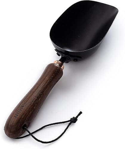 Vista 21 de Barebones Triangle Hoe - Cuchilla de acero inoxidable, herramientas de jardinería japonesas para deshierbar mango largo y azada de mano (Ash/Mint)