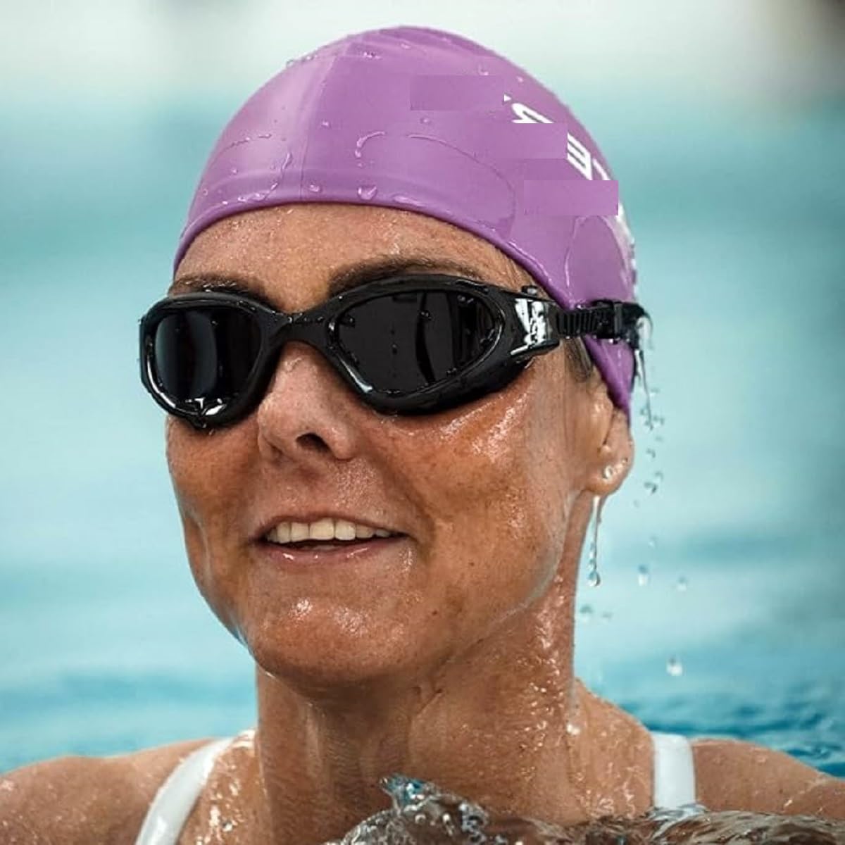 Kiuiom Gafas de Natación Unisex Adulto,Gafas de Natación Anti-vaho,Gafas Buceo 100% Antifugas,Gafas Piscina con Tapones Oidos Natación Y Clip Nariz Impermeable para Entrenamiento Nadar