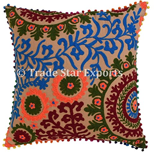 Coussin Suzani brodé main en coton pour une maison chaleureuse
