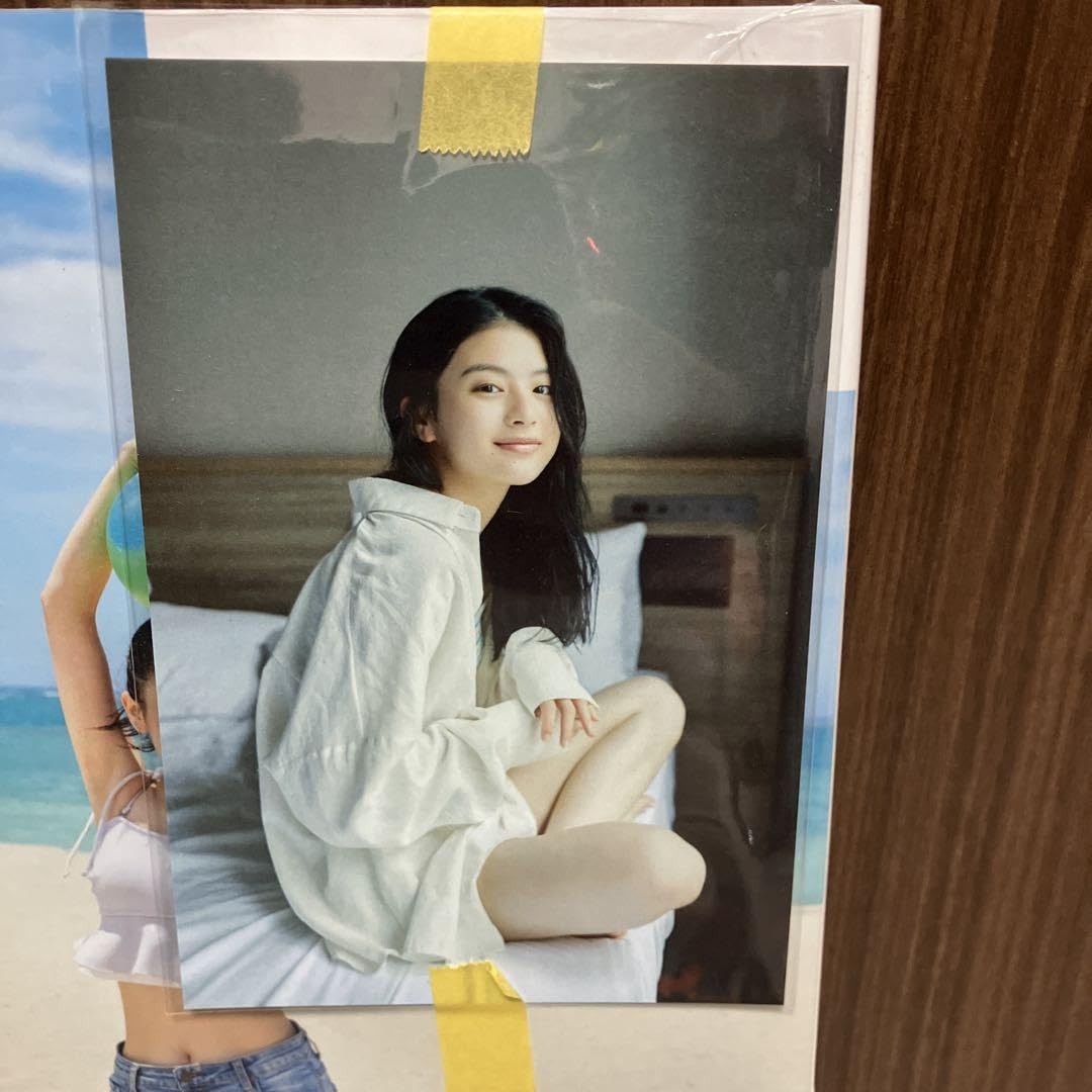 Amazon.co.jp: 出口夏希1st写真集 liberte 特典ポストカード付き