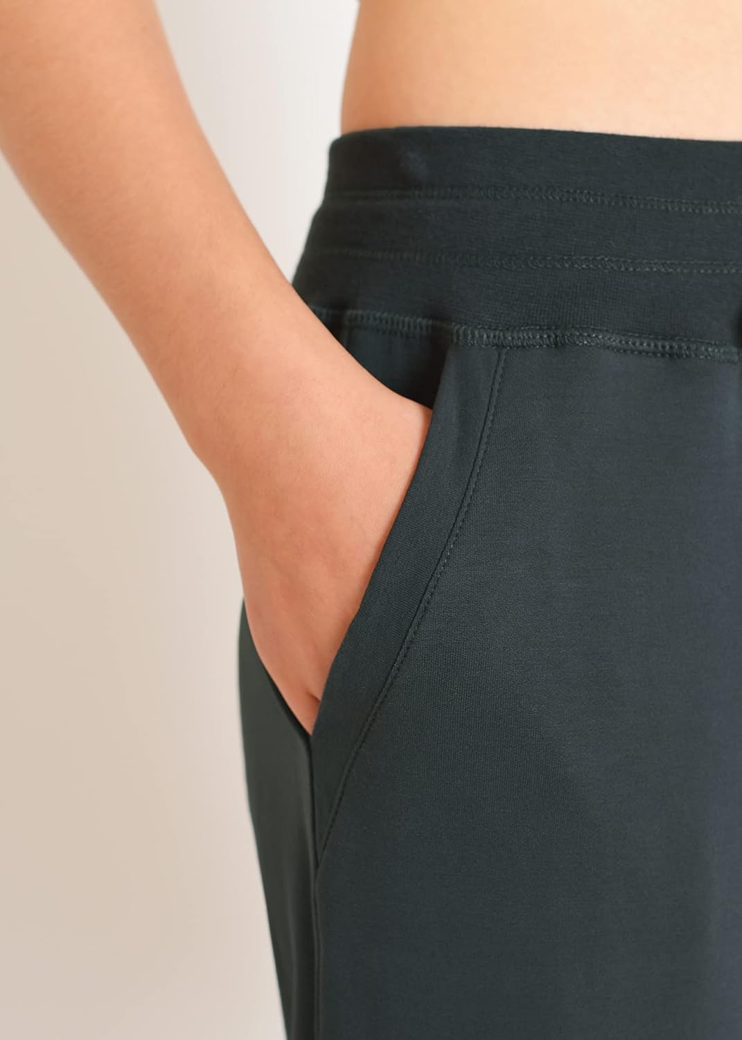 Weintee Women's Cotton Capri Pants with Pockets - Image 3