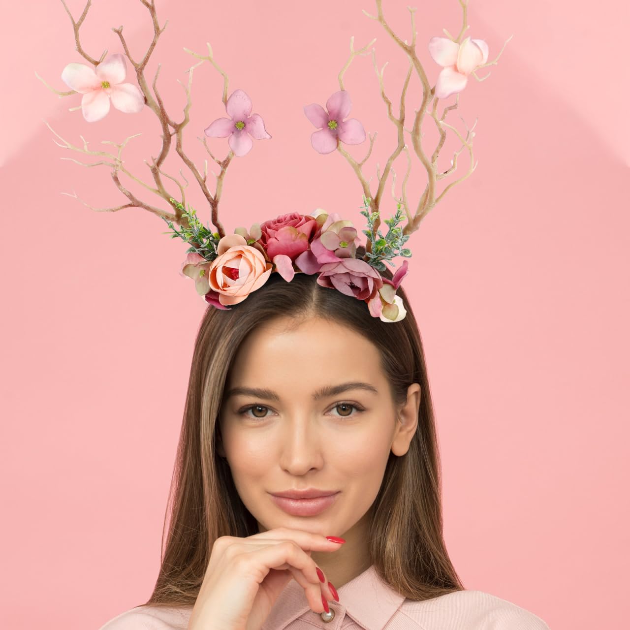 Serre-tête de renne de Noël avec bois et fleurs - Accessoire élégant pour les fêtes, séance photo et idée cadeau - Design branche marron clair