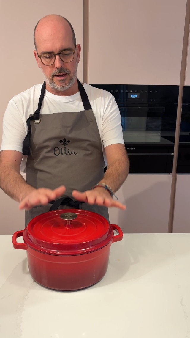OTTIA Gusseisen Topf, 3-lagige Emaille, 26cm Groß, Produktbild-Vorschau 4