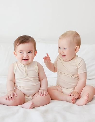 Miniatura 3 de VAENAIT BABY Paquete de 2 mamelucos de manga corta + camiseta sin mangas para niños pequeños