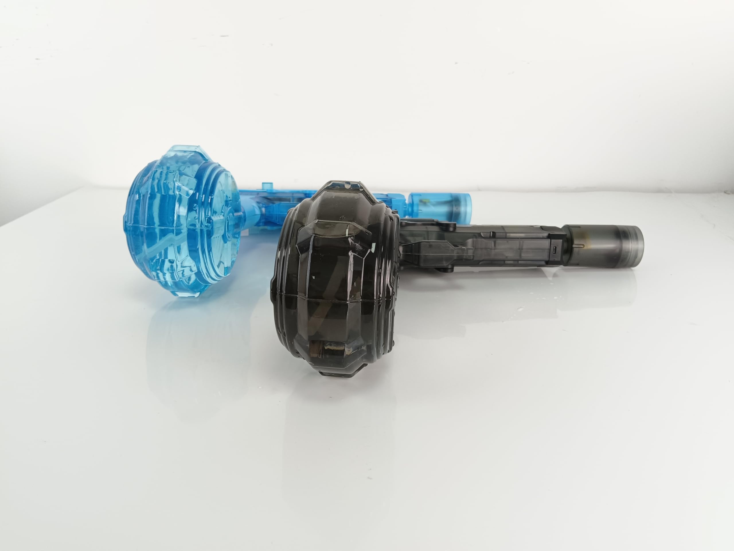 2PCS Pistolet à Eau pour Adultes et Enfants,Pistolet à Eau électrique Longue Portée avec Lumière,Pistolets à Eau électrique Puissant,Plage Extérieure,Piscine,Jouet De Fête(Noir & Bleu)