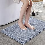 【Rutschfeste Badematte】Badezimmerteppich Auf der Rückseite wird innovatives PVC-Material verwendet, um ein Verrutschen und Schleudern zu verhindern. Außerdem wird verhindert, dass Wasser auf den Boden gelangt. Stellen Sie das Gerät für eine optimale Rutschfestigkeit nicht auf nassen Boden. Bitte stellen Sie sicher, dass der Boden unter der Badvorleger sauber und trocken ist, bevor Sie die Matte auf den Boden legen.