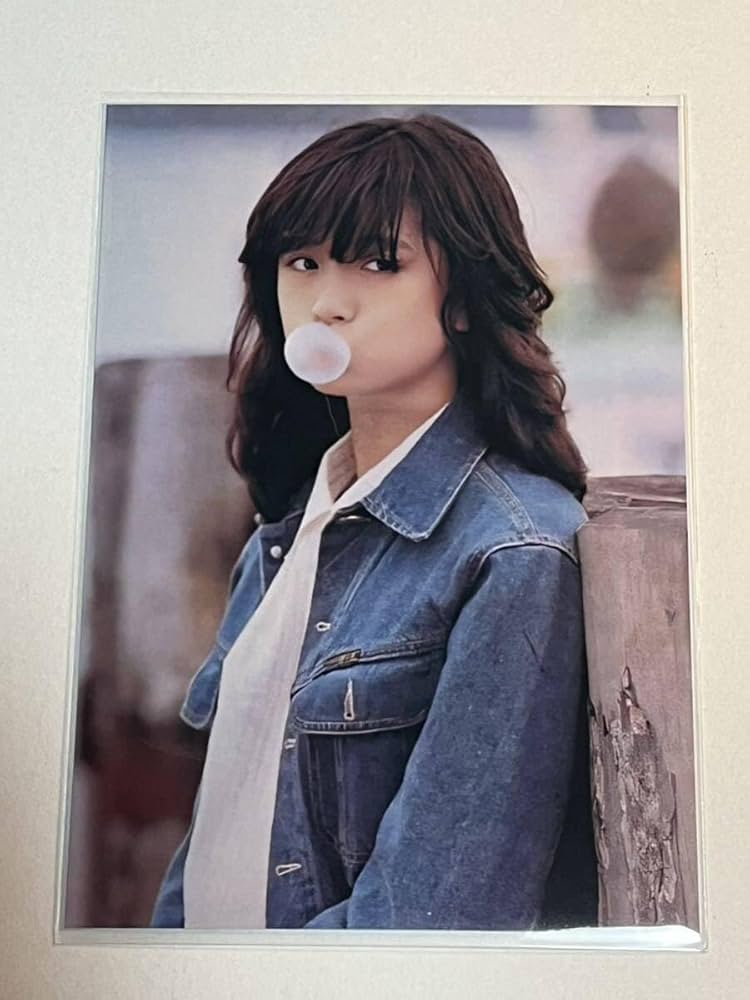 Amazon.co.jp: 中森明菜 L判 写真 アイドル 歌姫 レトロ 1713 : ホーム