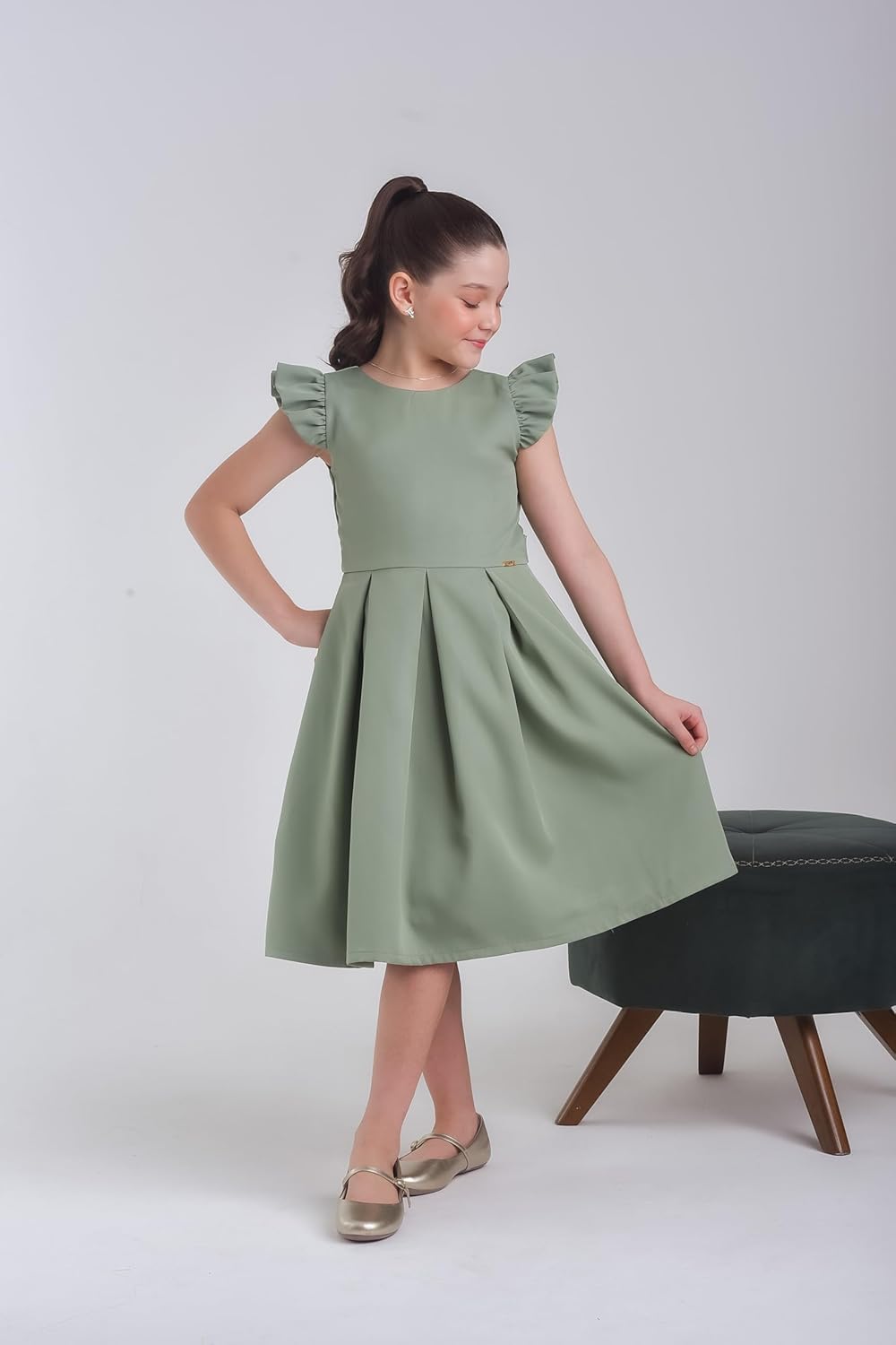 Vestido infantil com mangas babados e saia de pregas, perfeito para festas, formaturas e ocasiões especiais em promoção! Veja a oferta e mais achadinhos de Meninas 5 Hoje é o melhor dia para comprar Vestido infantil com mangas babados e saia de pregas, perfeito para festas, formaturas e ocasiões especiais com aquele preço maroto! Promoção! Aproveite a oferta! 5