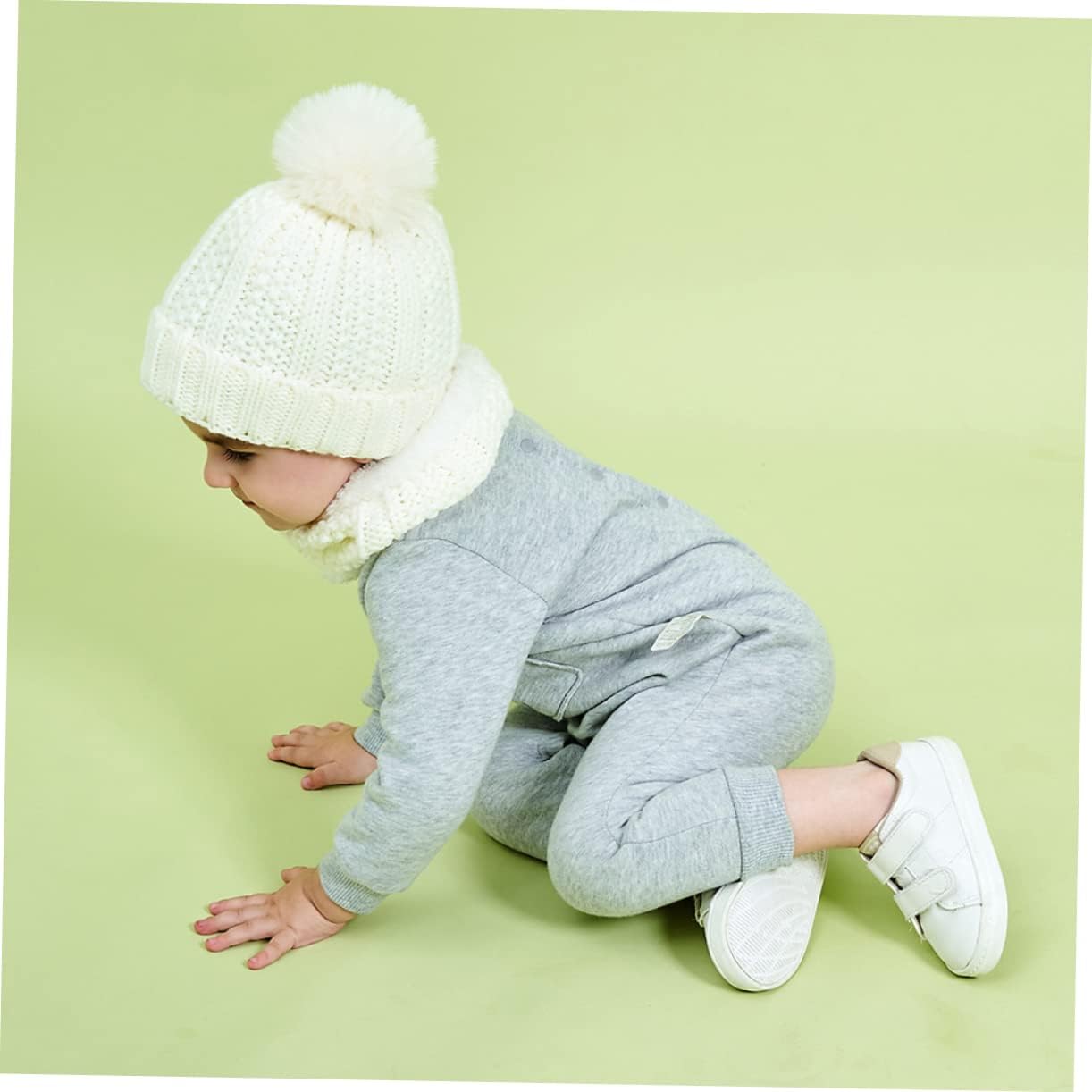 Gatuida Boys and Girls Knitted Winter Hat Scarf Thick Warm Beanie for Boys and Girls Cute Fleece-Lined Knit Cap for Cold Weather White