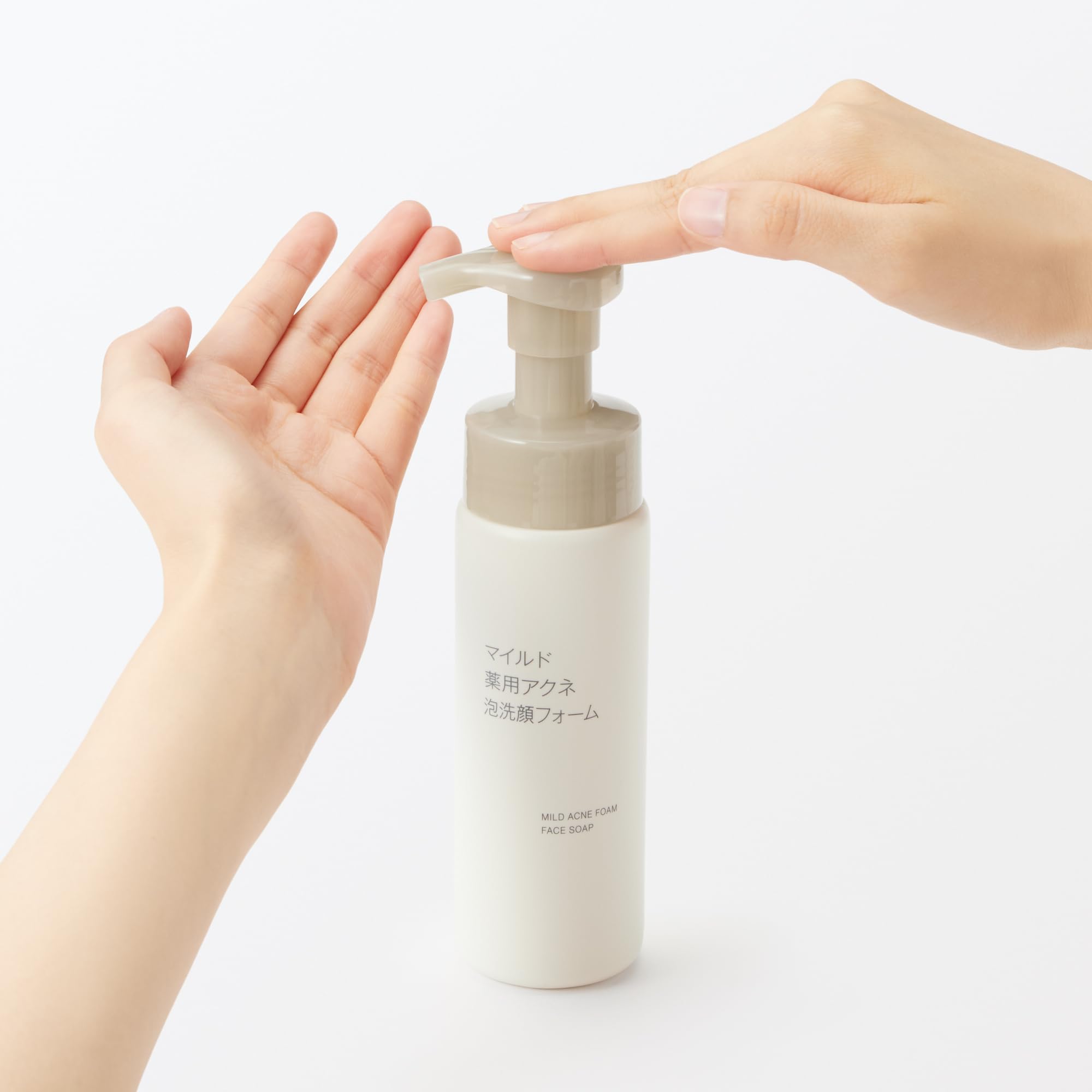 Amazon | マイルド薬用アクネ泡洗顔フォーム ・200mL 83941147 | 無印