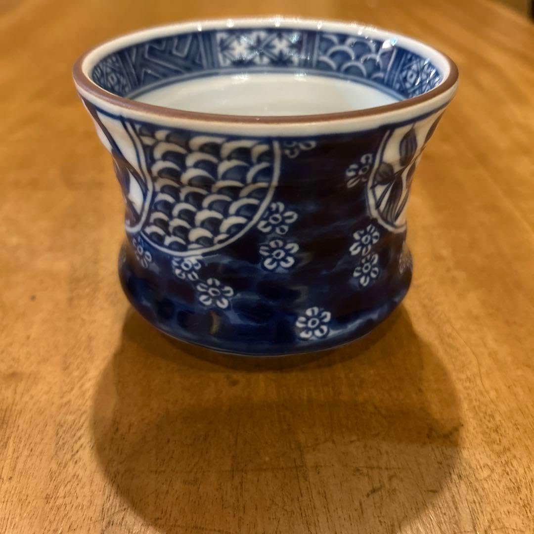 龍峯窯 古伊万里唐草 花唐草染付 焼酎カップ 二つ