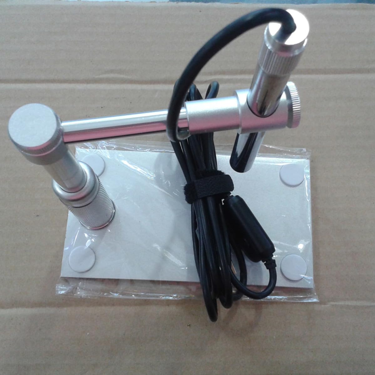 KICHOUSE Microscopio USB Digital Portátil 600x con 8 Luces LED Ajustables, Soporte Incluido, Compatible con Windows Xp/vista/7/8, Aumento para Inspección Industrial y Escolar
