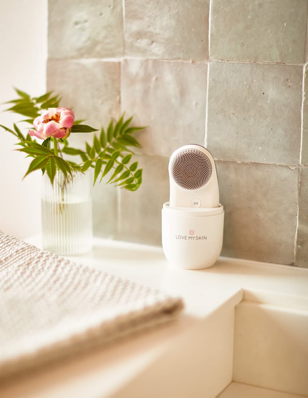 Love My Skin Luxury Cleanse & Tone Device, White - Image 2