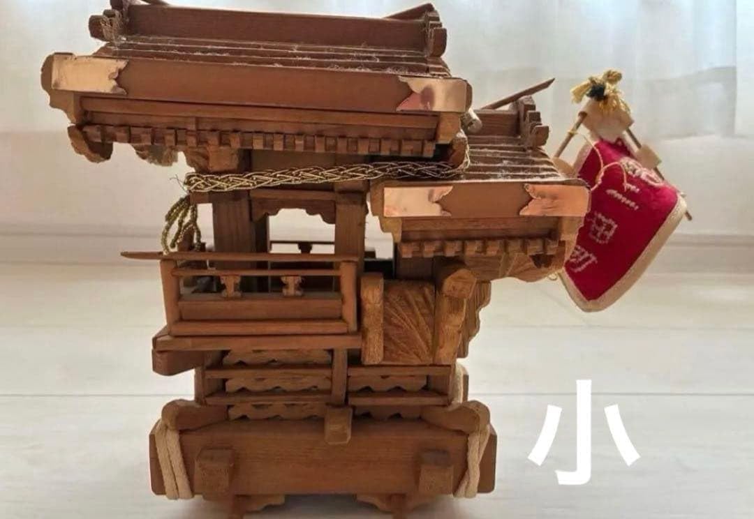 Amazon | 小サイズ木製ミニだんじり 手作り 彫刻細工 地車 屋台 木工芸