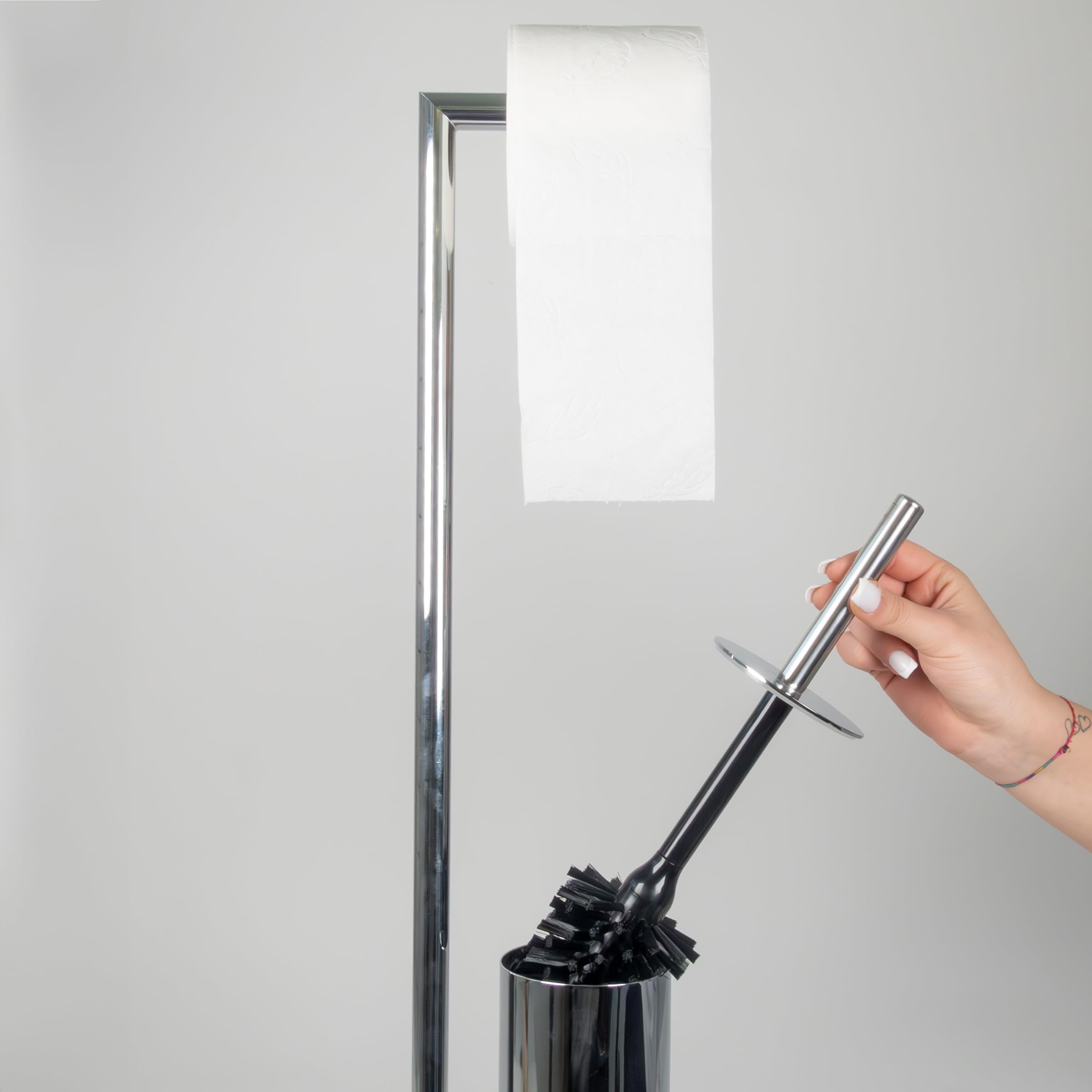 kela Juego de WC con portarrollos y escobillero de 71 cm, escobilla de baño con soporte cerrado STYLE, metal brillante.