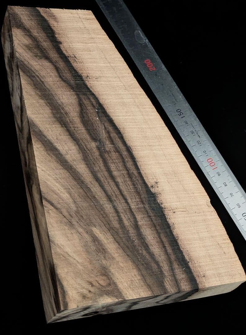 Amazon | 黒柿 縞杢 希少材 不定形 約225×65～139×33～39mm | 民芸品