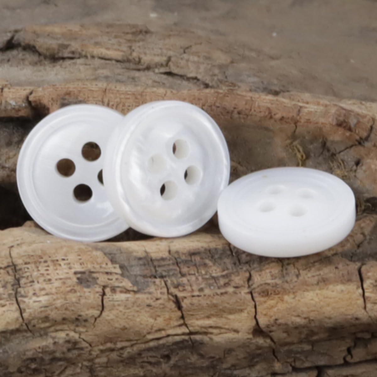 100 guzików z naturalnej muszli, 11,5 mm, okrągłe białe z 4 otworami, do szycia rzemieślniczego, do koszuli, sukienki, swetra, kardigana, akcesoriów dekoracyjnych