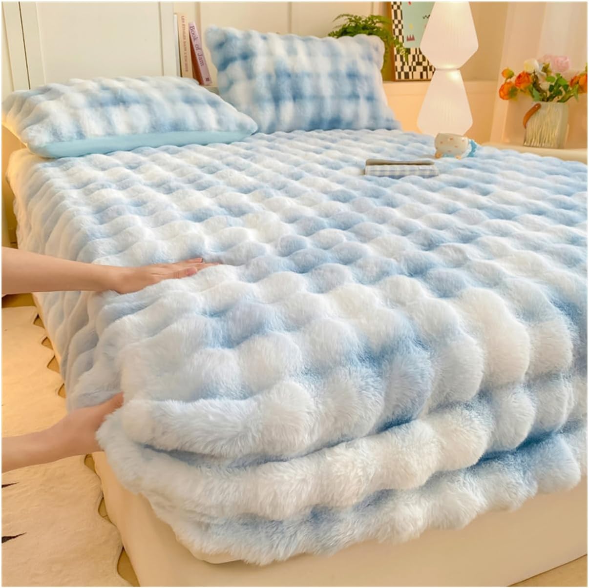 Puffy Comfort Thickened Faux Rabbit Fur Bed Sheet Set, Milk Velvet Fitted Sheet, Faux Rabbit Fur Mattress Cover (White-Blue,King:71x79in(180x200cm)+2 Pillowcases)